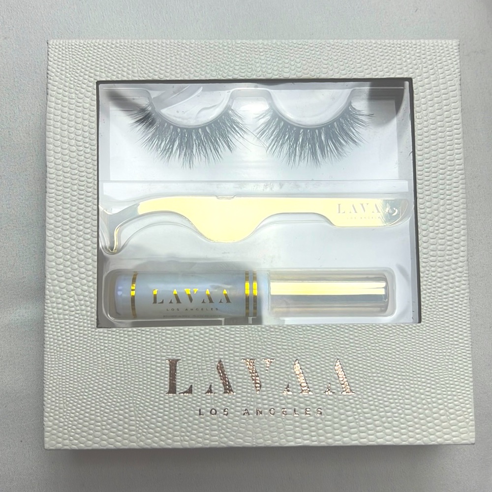 Beautiful Lavaa Beauty flirty lash set!! Brand new